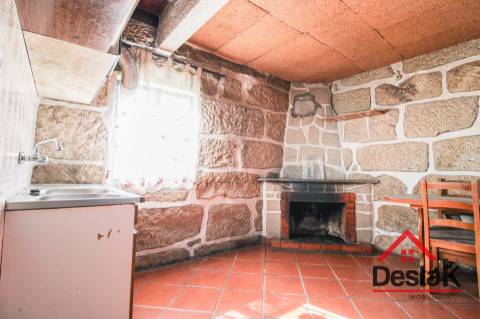 Moradia isolada V3 para Venda em São Pedro do Sul