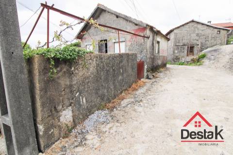 Moradias para restaurar em Alagoa a apenas 5 minutos da A25 Acesso(Talhadas)