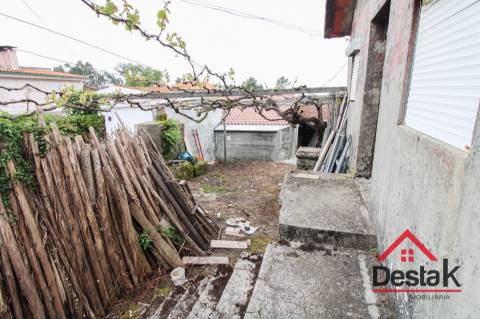Moradias para restaurar em Alagoa a apenas 5 minutos da A25 Acesso(Talhadas)