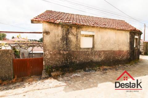 Moradias para restaurar em Alagoa a apenas 5 minutos da A25 Acesso(Talhadas)