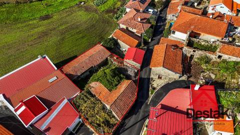 Moradias para restaurar em Alagoa a apenas 5 minutos da A25 Acesso(Talhadas)