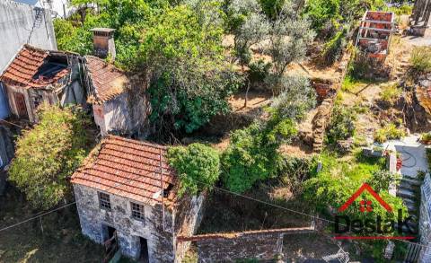 Moradias para restaurar em Oliveira de Frades