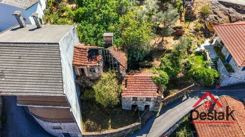 Moradias para restaurar em Oliveira de Frades