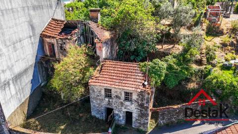 Moradias para restaurar em Oliveira de Frades