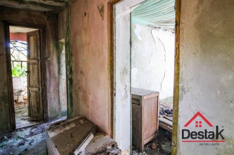 Moradias para restaurar em Oliveira de Frades