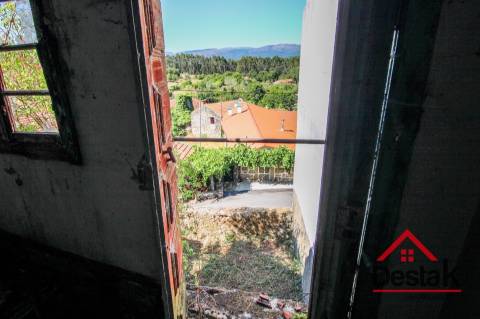 Moradias para restaurar em Oliveira de Frades