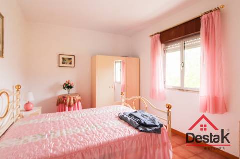 Refúgio familiar a 2 minutos da Serra de São Macário – Moradia V5 com charme e tradição