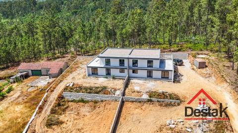 Moradia Geminada V3 para venda em Pinho, São Pedro do Sul.