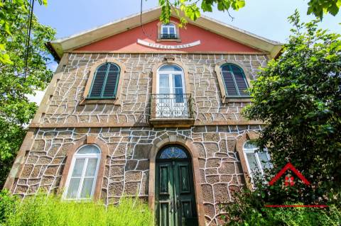 Moradia histórica para venda nas termas de São Pedro do Sul