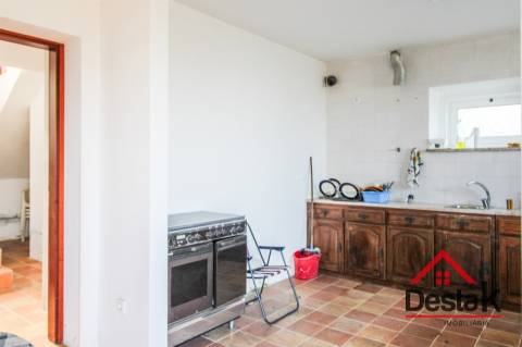 Moradia em Pedra com Terraço e Vista Incrível — Serra de São Macário