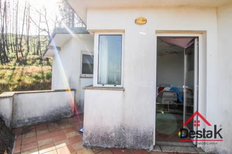 Moradia em Pedra com Terraço e Vista Incrível — Serra de São Macário