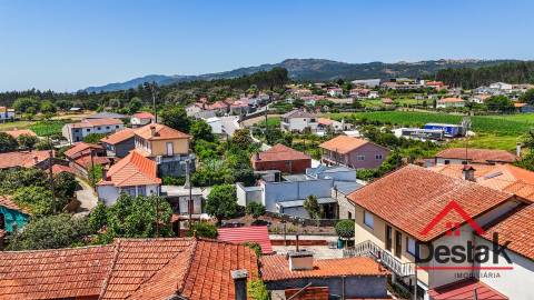 Moradia V2 para venda em Pereiras para remodelar