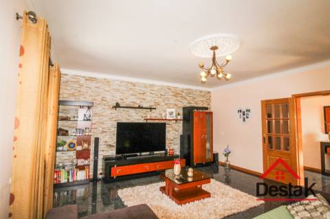 Moradia V5 para venda em São Pedro do Sul