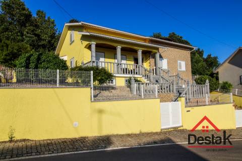 Moradia V5 para venda em São Pedro do Sul