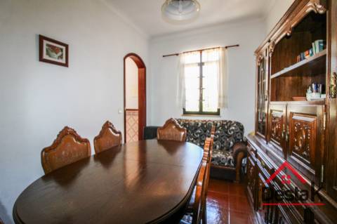 Moradia V2 em Sul, São Pedro do Sul, pronta a habitar, totalmente mobilada e equipada