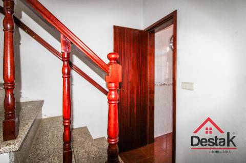 Moradia V2 em Sul, São Pedro do Sul, pronta a habitar, totalmente mobilada e equipada