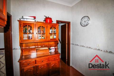 Moradia V2 em Sul, São Pedro do Sul, pronta a habitar, totalmente mobilada e equipada