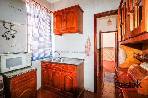 Moradia V2 em Sul, São Pedro do Sul, pronta a habitar, totalmente mobilada e equipada