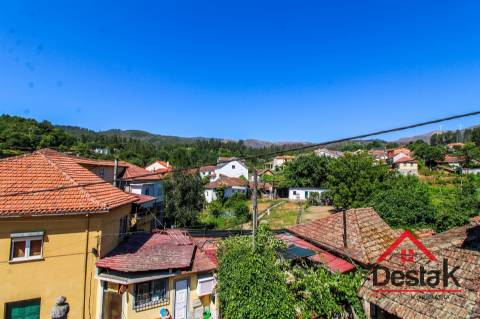 Moradia V2 em Sul, São Pedro do Sul, pronta a habitar, totalmente mobilada e equipada
