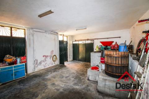 Moradia V2 em Sul, São Pedro do Sul, pronta a habitar, totalmente mobilada e equipada