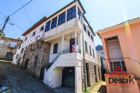 Moradia V2 em Sul, São Pedro do Sul, pronta a habitar, totalmente mobilada e equipada