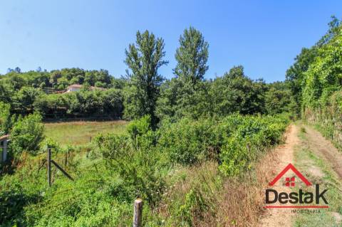 Moradia V2 em Sul, São Pedro do Sul, pronta a habitar, totalmente mobilada e equipada