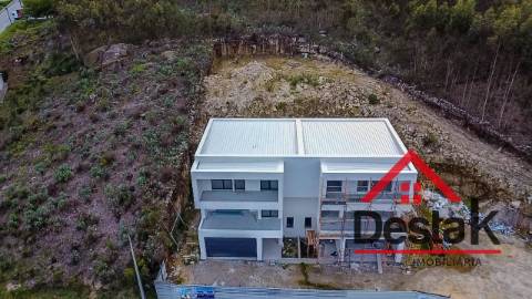 Moradia Geminada V3 para venda em Oliveira de Frades