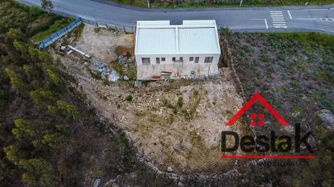 Moradia Geminada V3 para venda em Oliveira de Frades