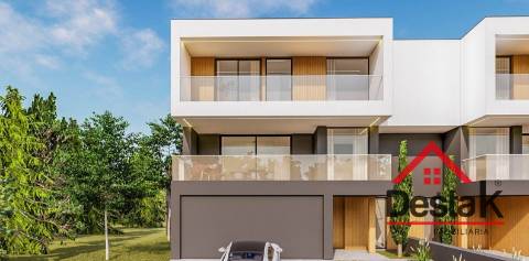 Moradia Geminada V3 para venda em Oliveira de Frades