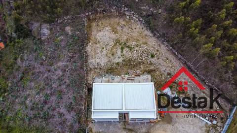 Moradia em banda V3 para venda em Oliveira de Frades