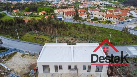 Moradia em banda V3 para venda em Oliveira de Frades