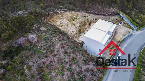 Moradia em banda V3 para venda em Oliveira de Frades