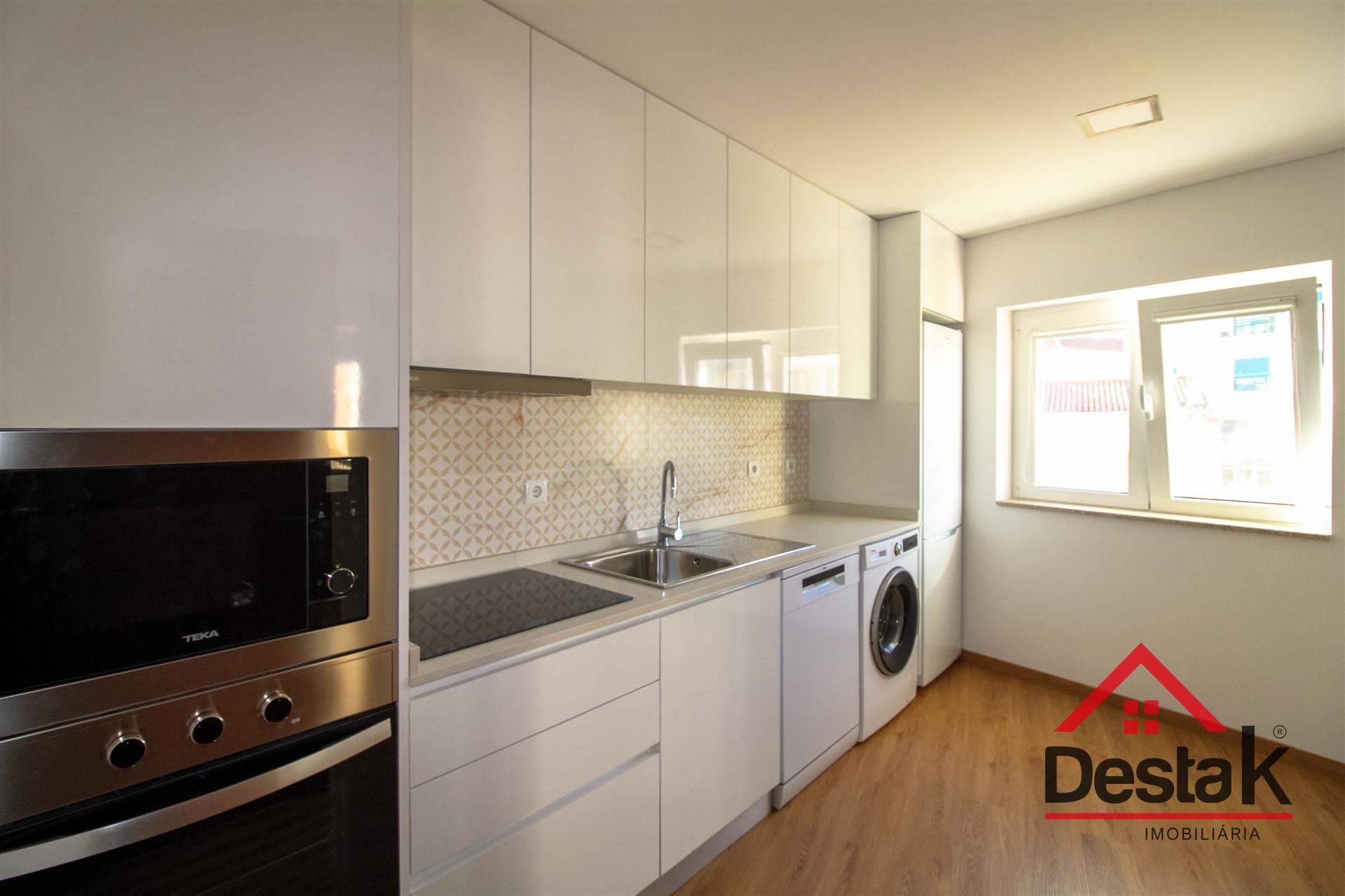 Apartamento T2 para arrendamento no centro de São Pedro do Sul