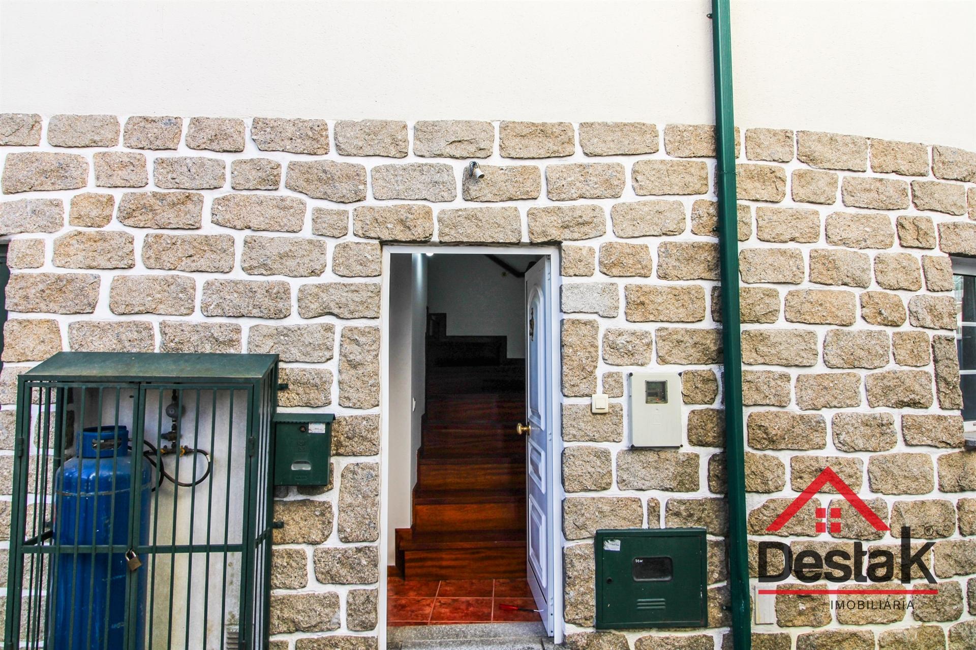 Apartamento T4 para venda em Oliveira de Frades