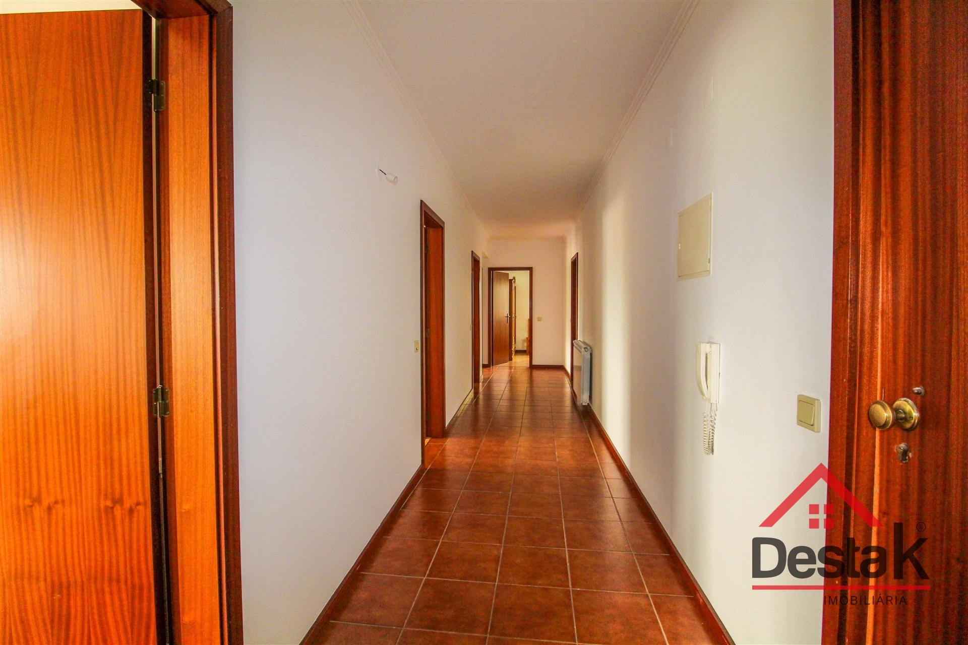 Apartamento T3 para arrendamento em São Pedro do Sul