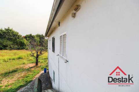 Terreno com Moradia para venda no Centro de São Pedro do Sul