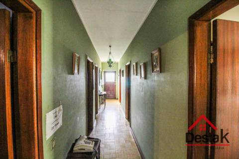 Terreno com Moradia para venda no Centro de São Pedro do Sul