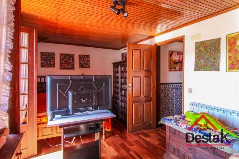 Moradia V5 para venda no Centro de Vouzela