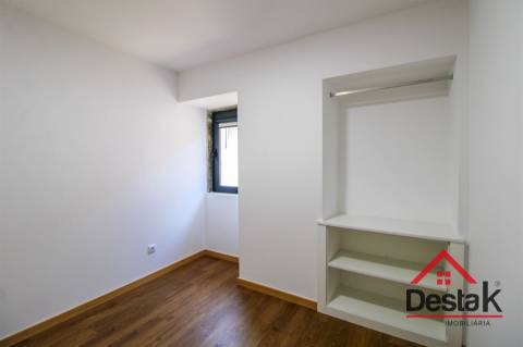 Prédio com andares independentes - Termas de São Pedro do Sul