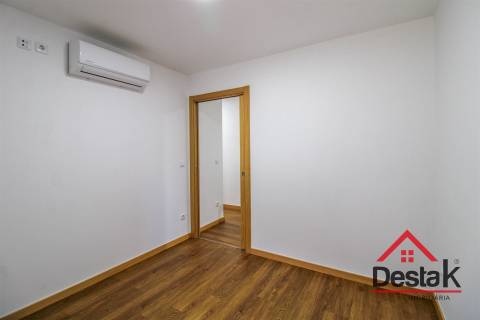 Prédio com andares independentes - Termas de São Pedro do Sul