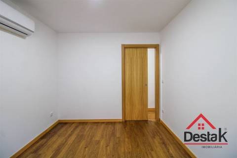 Prédio com andares independentes - Termas de São Pedro do Sul