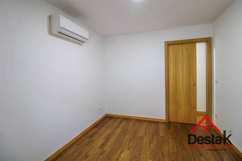 Prédio com andares independentes - Termas de São Pedro do Sul