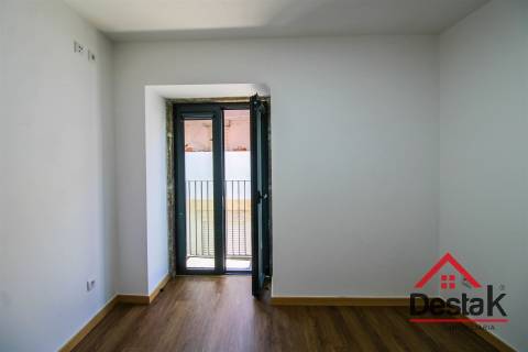 Prédio com andares independentes - Termas de São Pedro do Sul