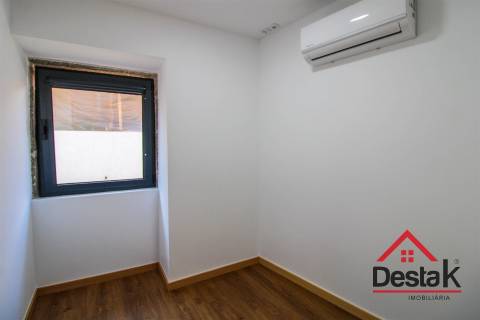 Prédio com andares independentes - Termas de São Pedro do Sul