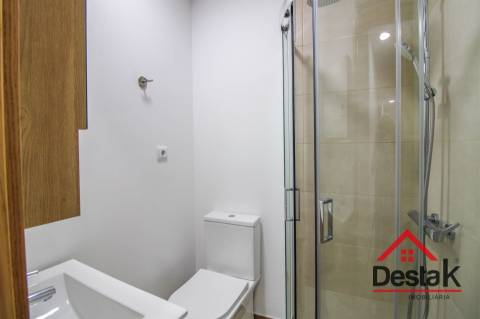 Prédio com andares independentes - Termas de São Pedro do Sul