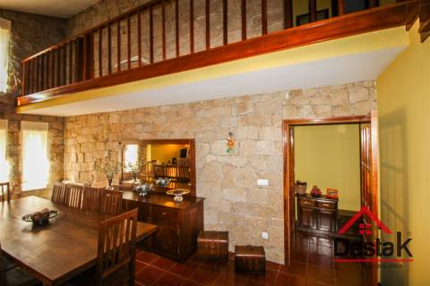 Moradia isolada V4 para venda em Vouzela