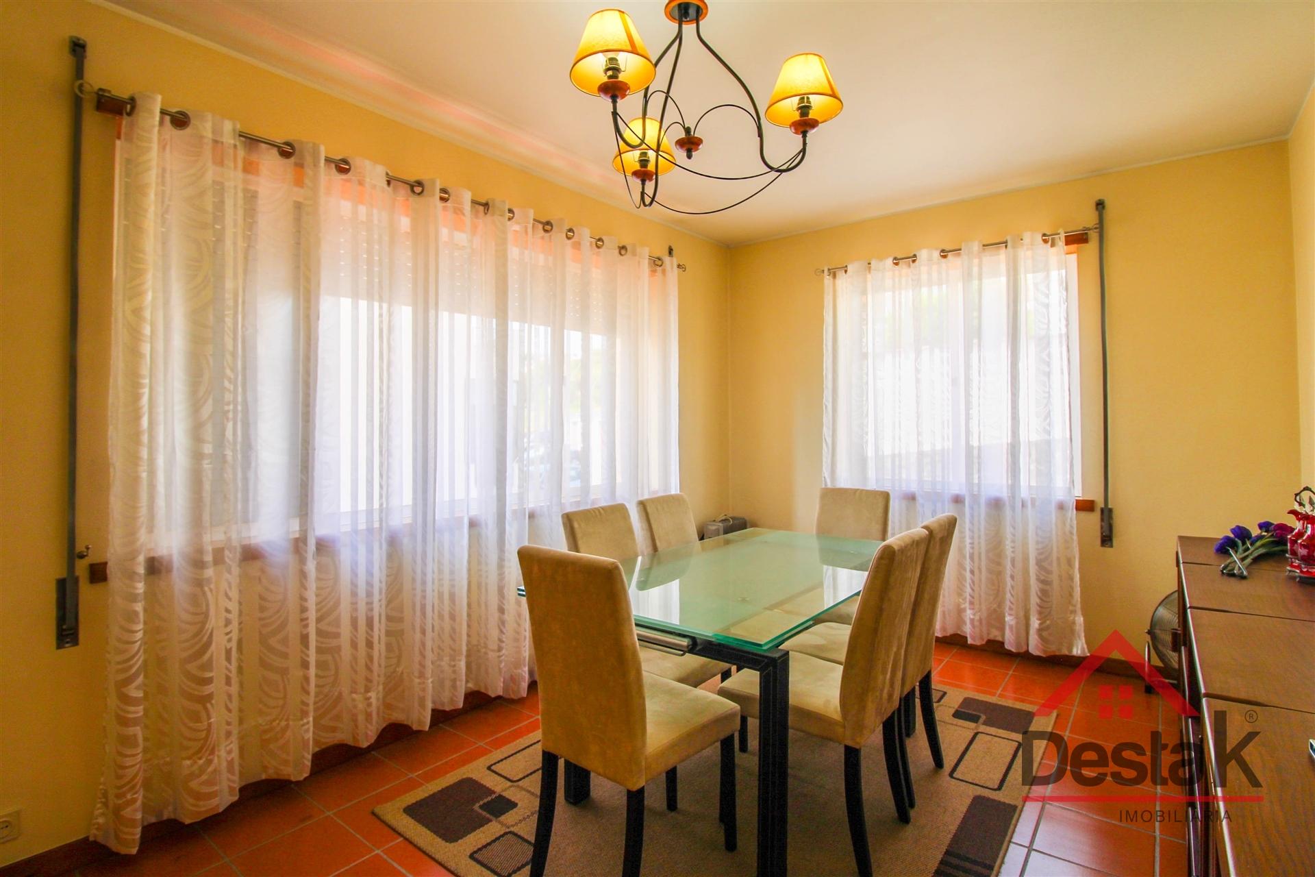 Apartamento T2 Mobilado e Equipado &#124; Localização central- São Pedro do Sul