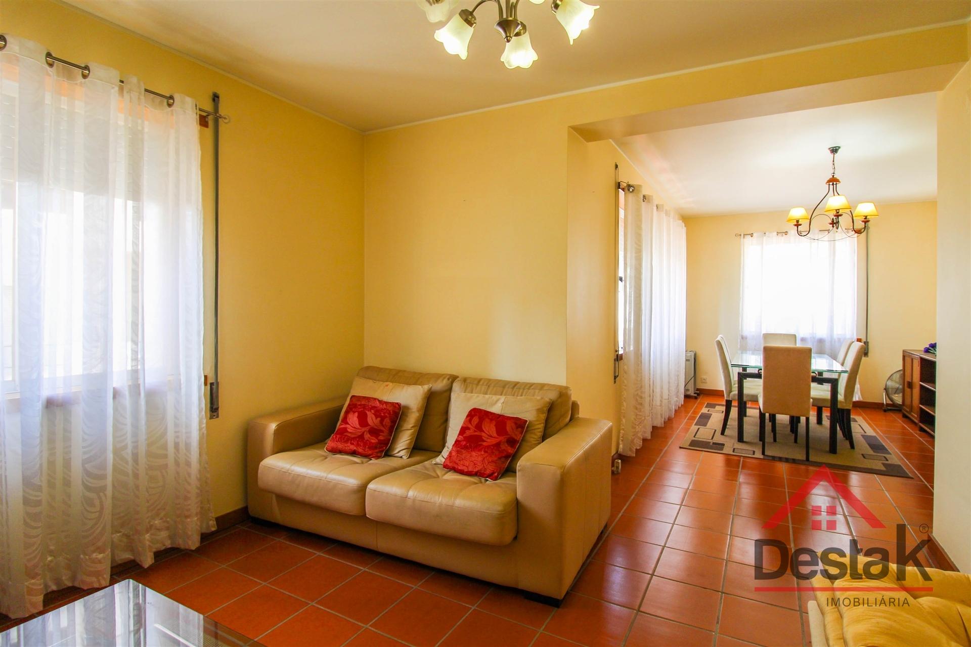 Apartamento T2 Mobilado e Equipado &#124; Localização central- São Pedro do Sul