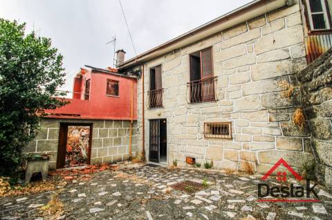 Moradia V3 para venda em Aldeia do Sul, São Pedro do Sul