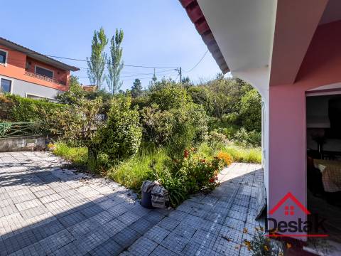 Moradia V3 para venda em Tarouca